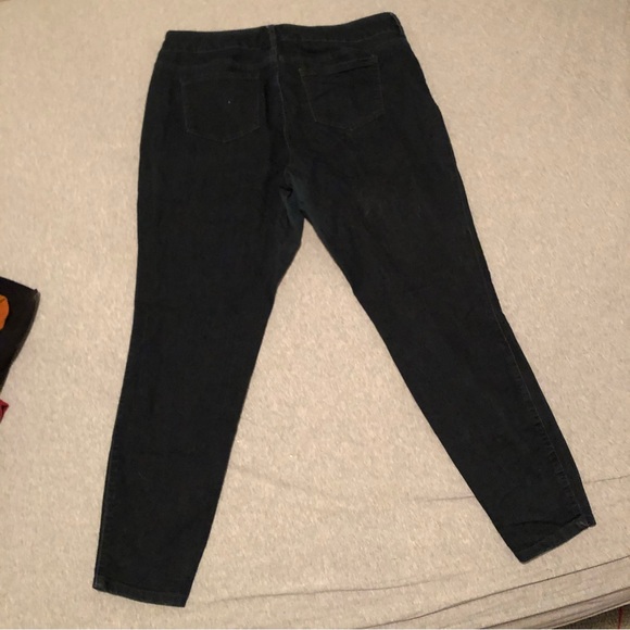 Dark blue jeans - Picture 2 of 2